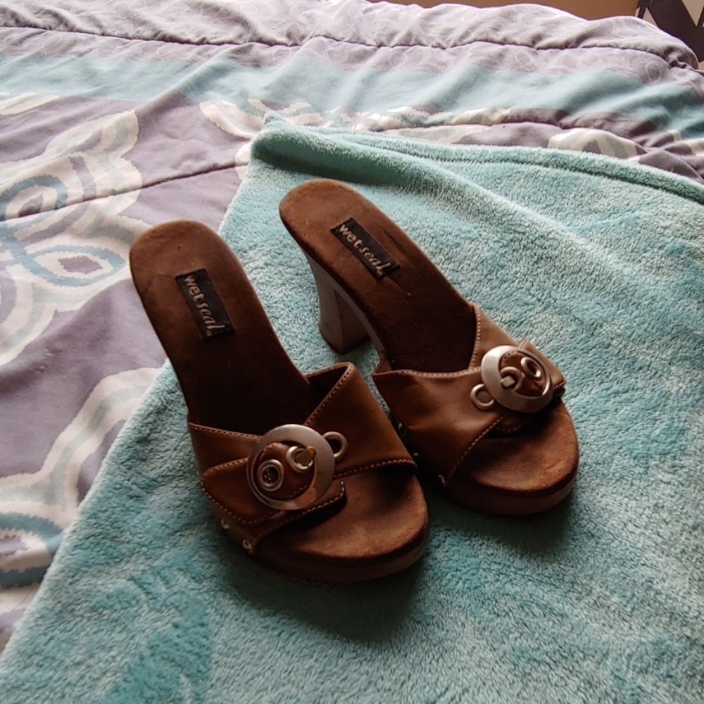 Heeled sandal